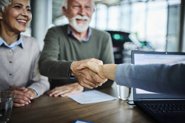 Senior transition specialist in a consultation meeting with a family
