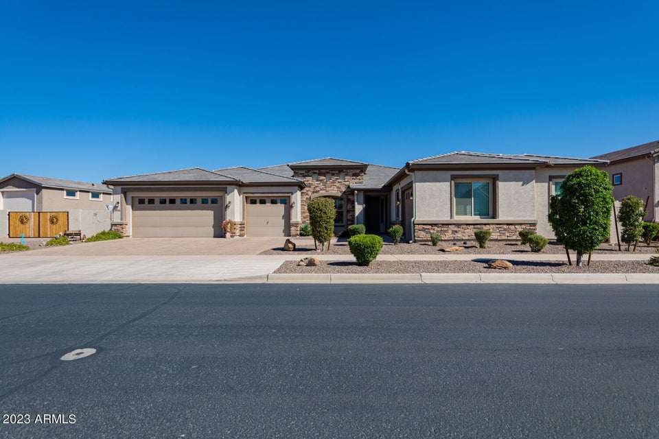 Queen Creek Arizona home sold $14K above asking price